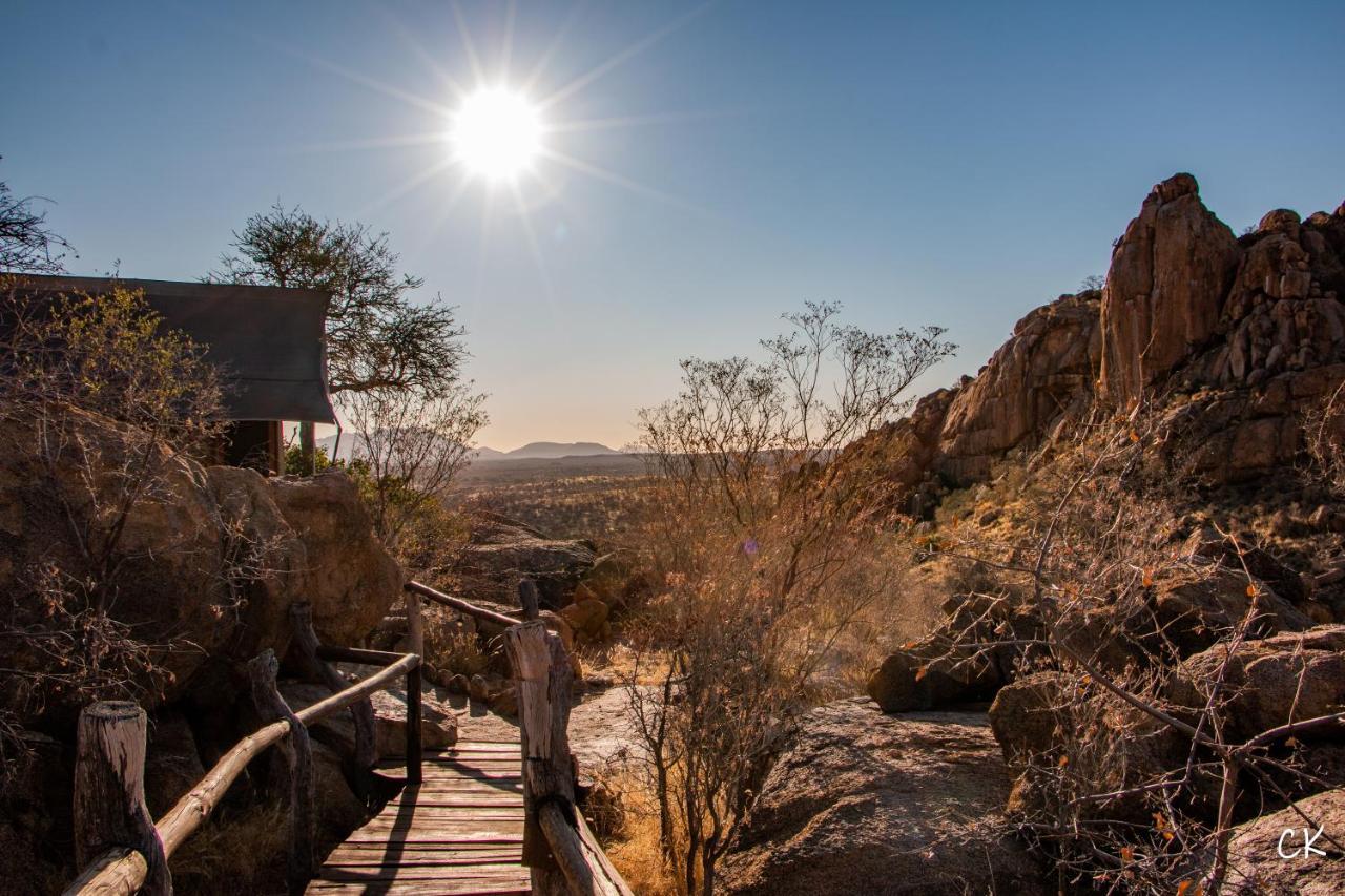 Ondudu Safari Lodge Omaruru Bagian luar foto