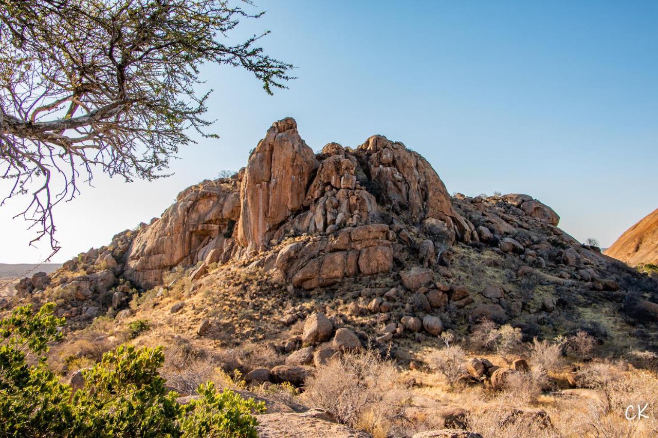 Ondudu Safari Lodge Omaruru Bagian luar foto