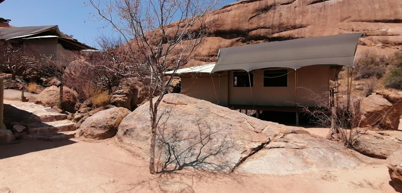 Ondudu Safari Lodge Omaruru Bagian luar foto