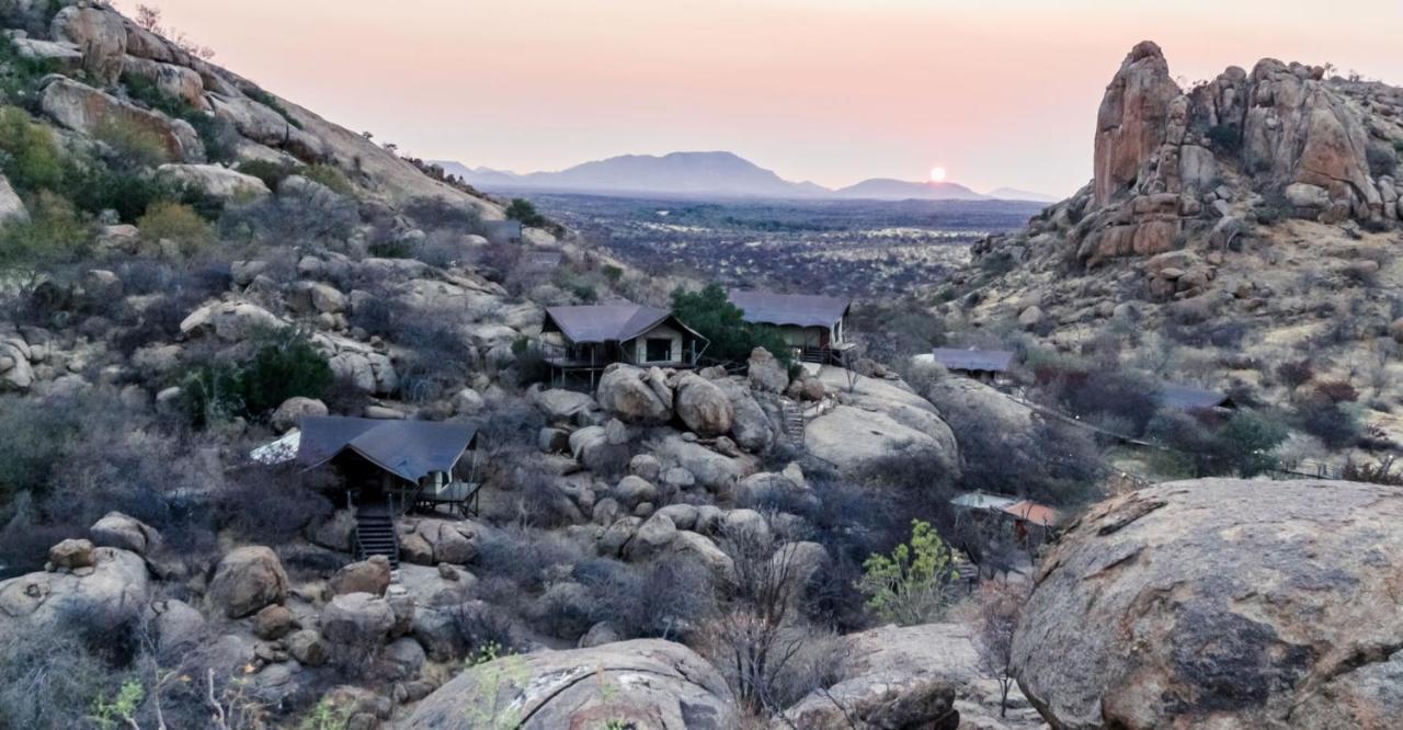 Ondudu Safari Lodge Omaruru Bagian luar foto